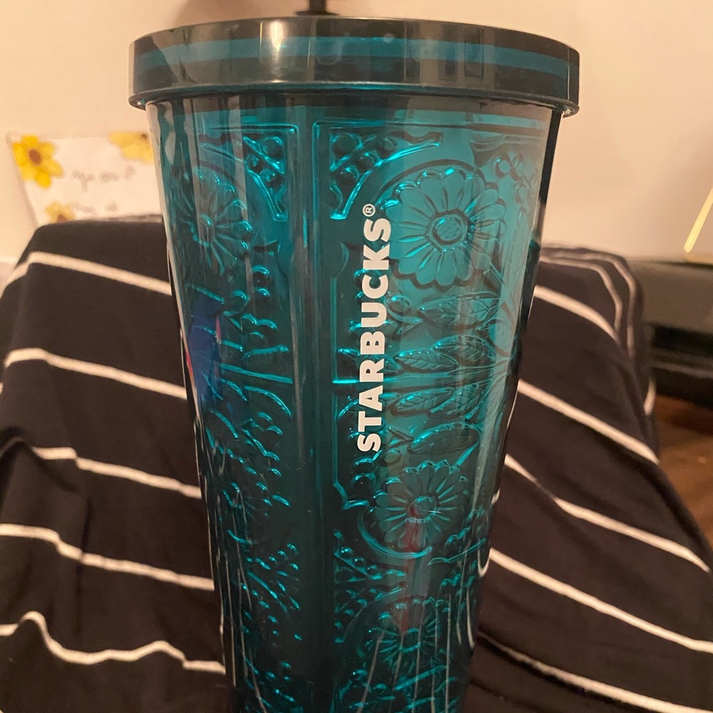 Starbucks rare embossed panel teal green venti cup